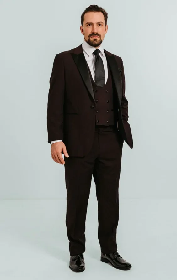 Burgundy 3 Piece Tuxedo with Peak Lapel thumbnail 3