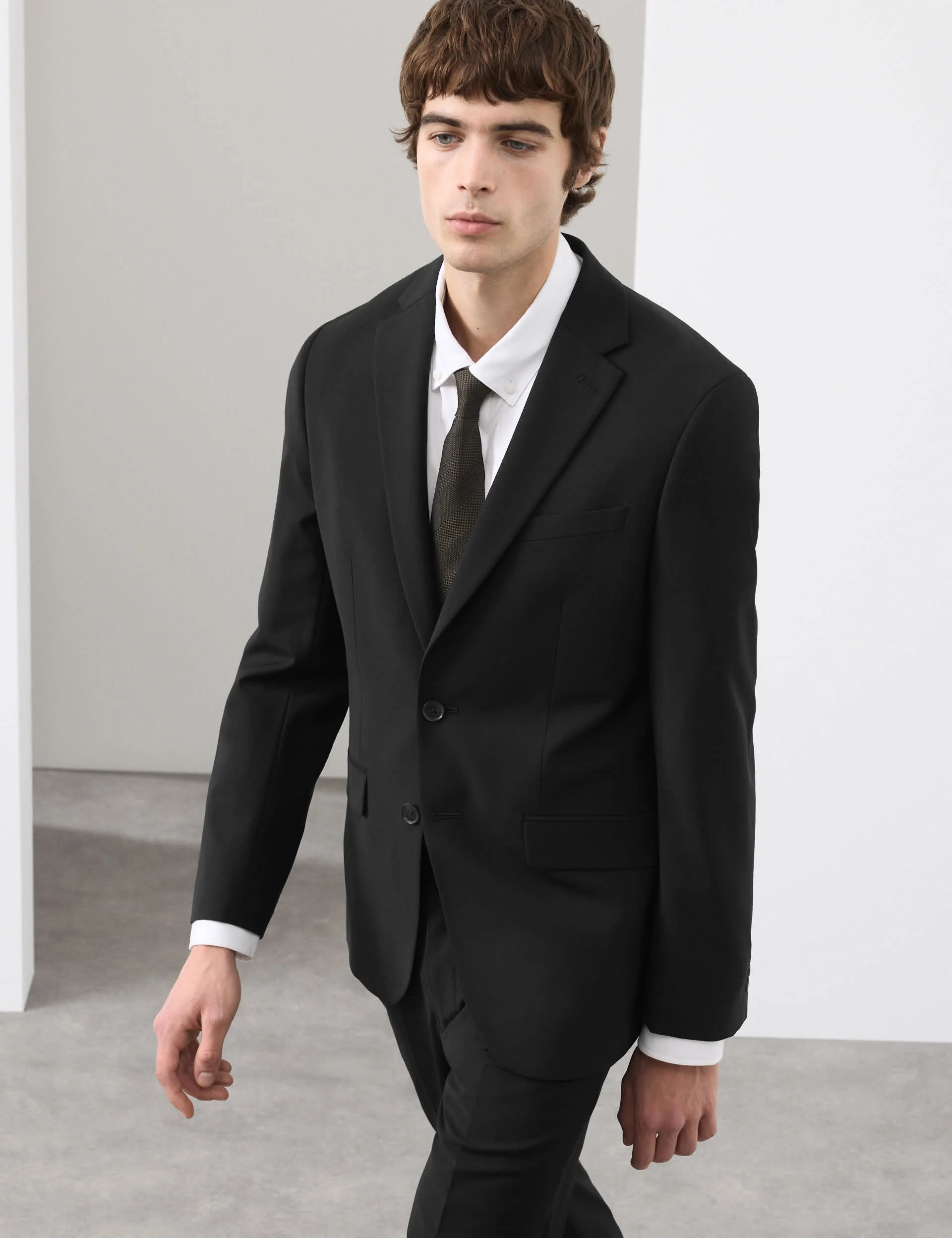 Tailored Fit Performance Suit Jacket thumbnail 8