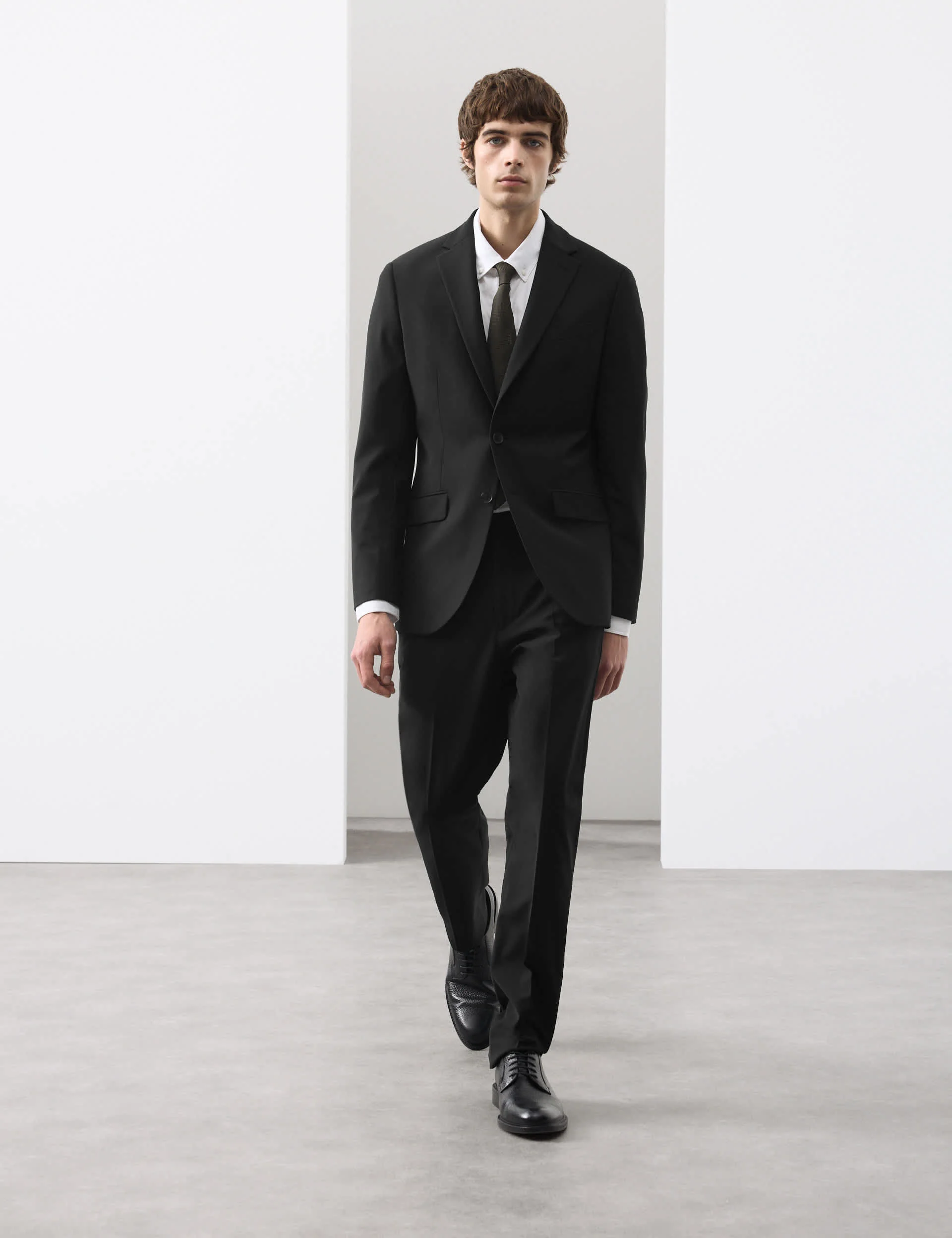 Tailored Fit Performance Suit Jacket thumbnail 11